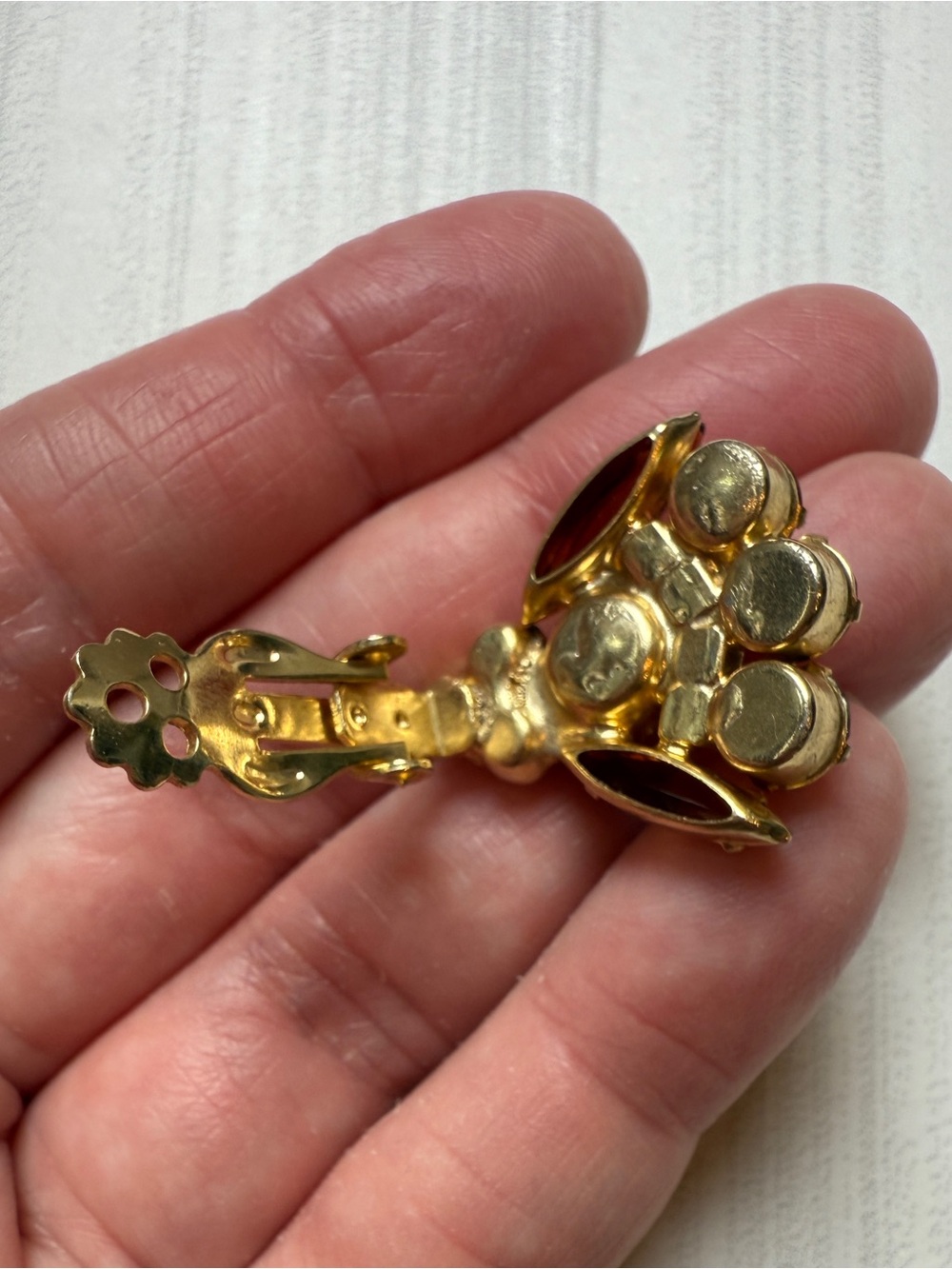 Juliana (?) style Clip-on Earring Single Aurora Borealis Rhinestone Harvesting - Picture 8 of 8